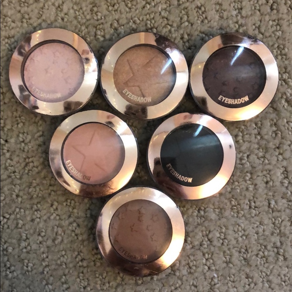 6 eyeshadow singles